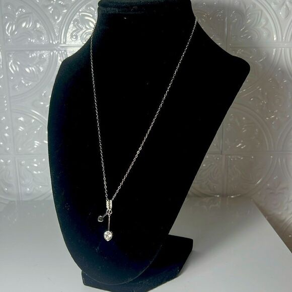 Macy’s Double Drop Heart 925 silver Swarovski - Picture 1 of 1